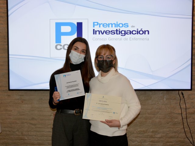 Laia Ventura y Mireia Gomà, otro miembro de su equipo investigador